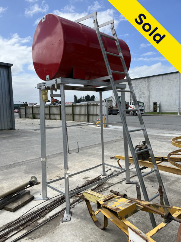 Fuel tank 500L on stand